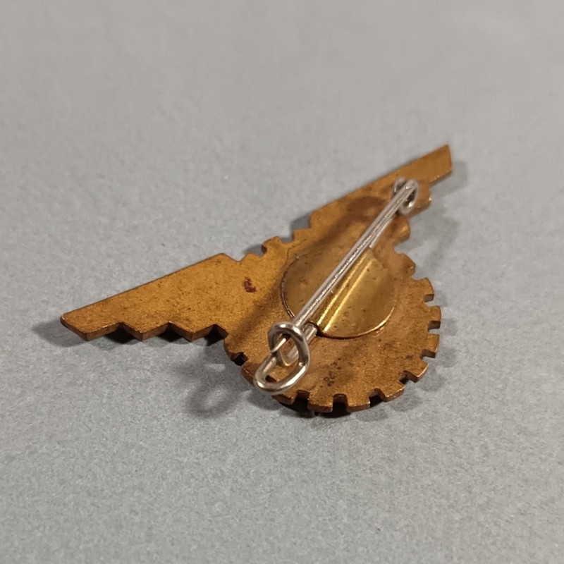 INSIGNE MILITAIRE BASE AERIENNE ECOLE DE ROCHEFORT FABRICATION NON MARQUEE ANNEES 1950